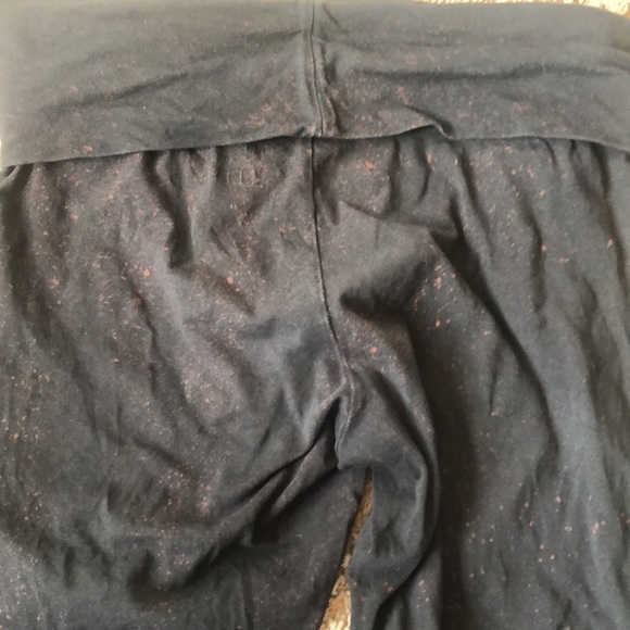 Victoria’s Secret Pink Black Bleach Splatter Fold-Over Waistband Yoga Leggings M - Picture 10 of 12